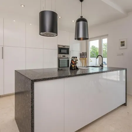 Holiday home 4 Bedroom Cozy In