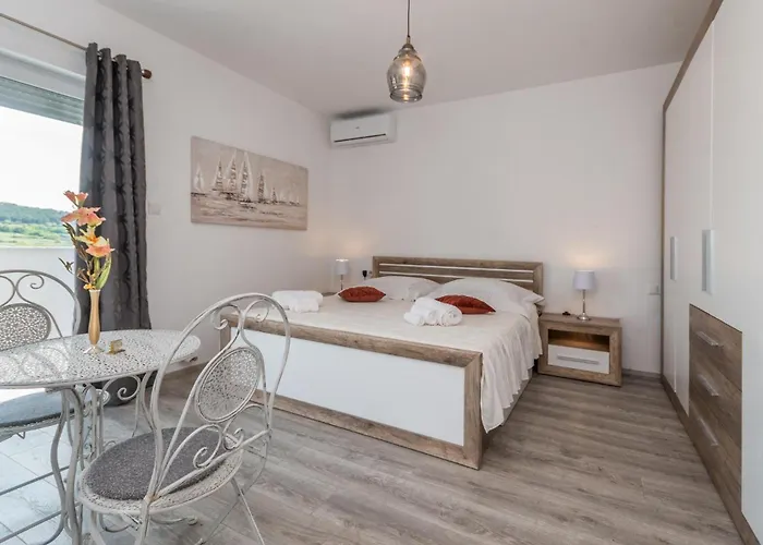 4 Bedroom Cozy In