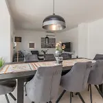 Holiday home Awesome In