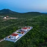 Holiday home Awesome In *